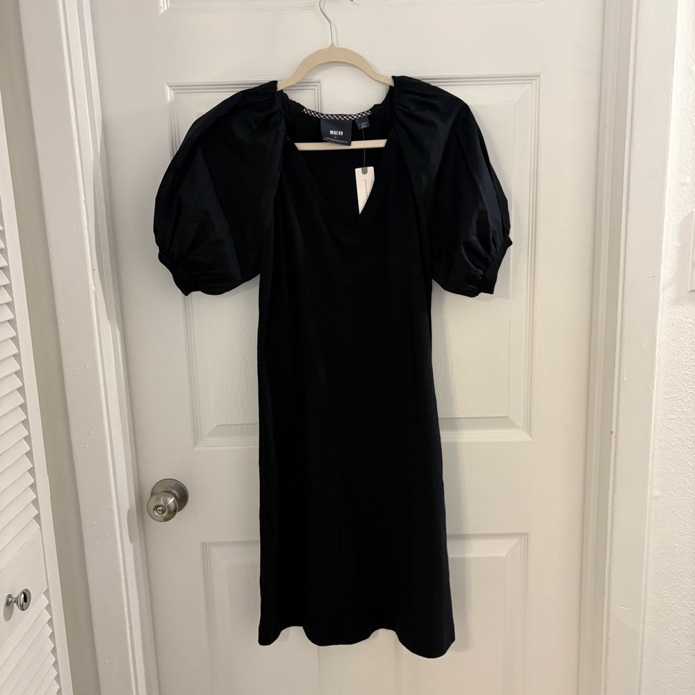 ANTHROPOLOGIE | Maeve Mini Dress |
Annika Poplin Puff Sleeve Knit Dress - Picture 2 of 4